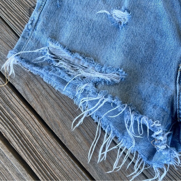 Levi’s 501 Big E Distressed Cutoff Denim Shorts Button Fly 100% Cotton Size 24 - Picture 4 of 12